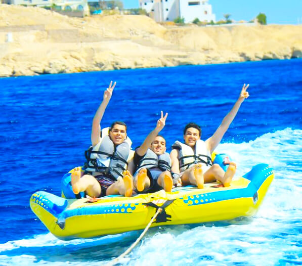 1🌊 Pacchetto Sport Acquatici: Parasailing, Banana Boat e Tube Ride