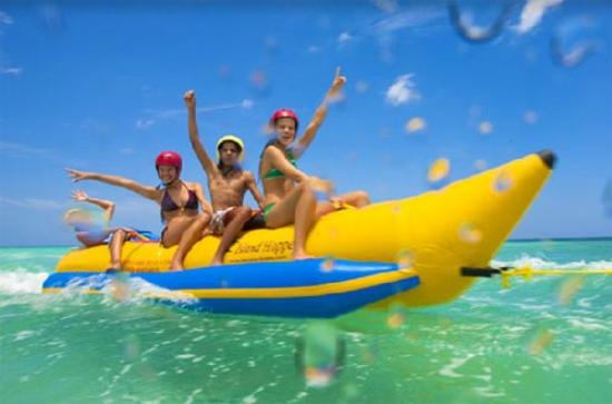 2🌊 Pacchetto Sport Acquatici: Parasailing, Banana Boat e Tube Ride