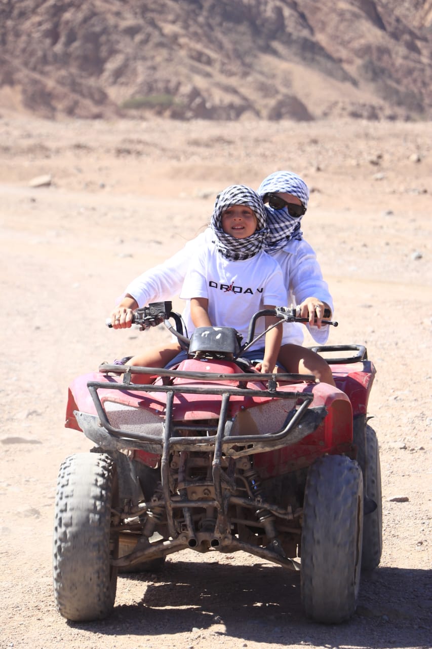 12🌴 Avventura Privata a Dahab – Canyon Colorato e Blue Hole