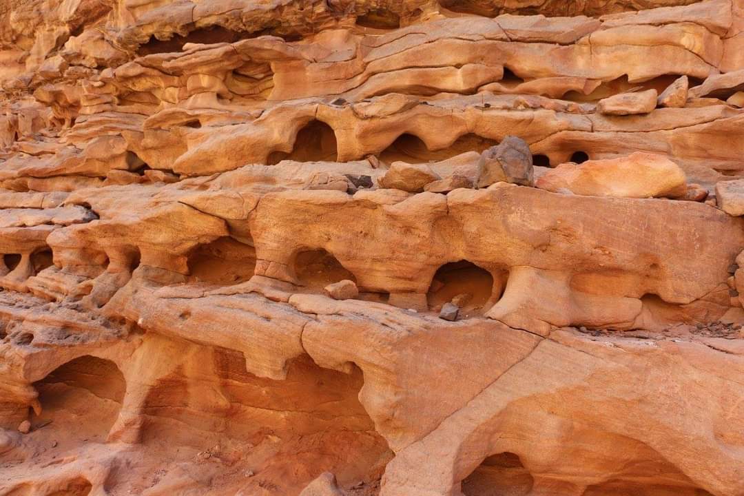 18🏜️ Canyon Colorato, Snorkeling al Blue Hole e Tour di Dahab